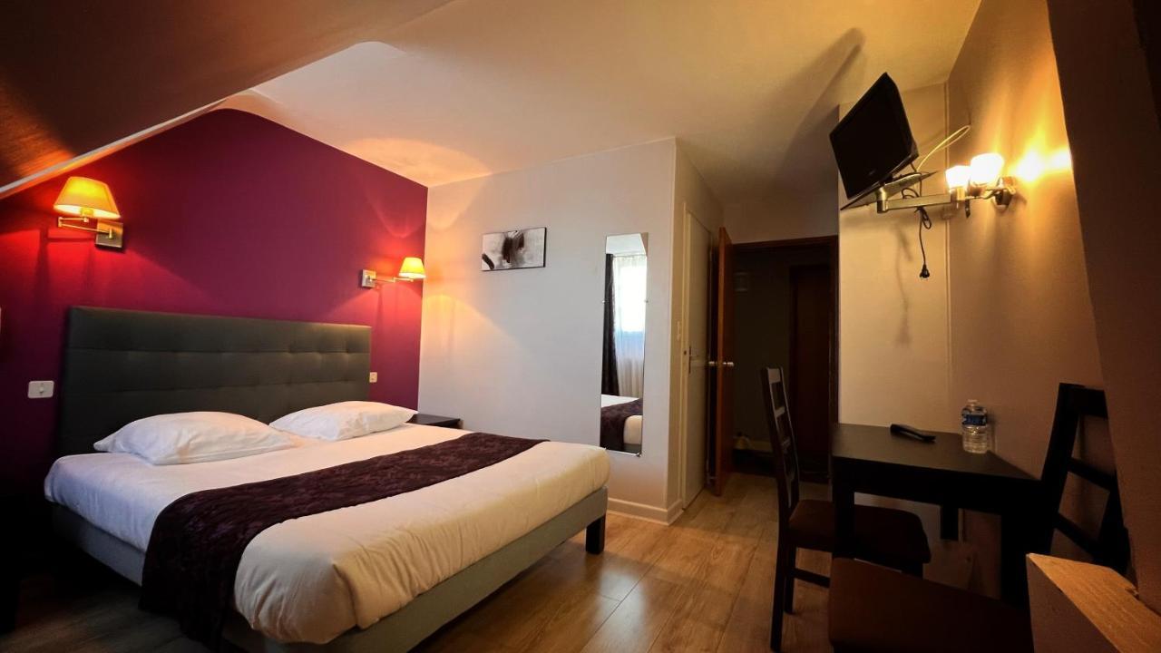 Logis Hotel Restaurant Des Voyageurs Tarnac Bagian luar foto