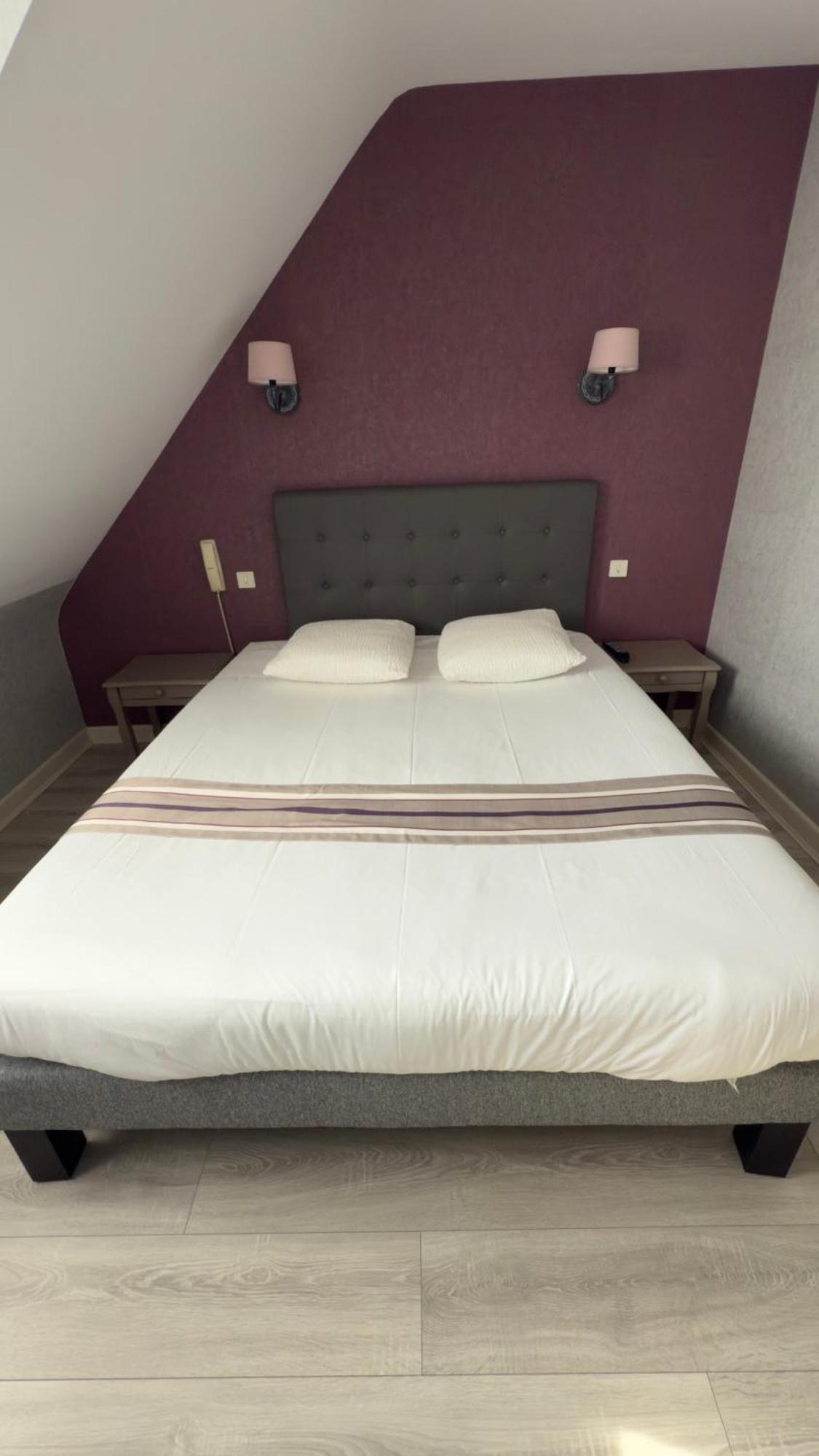 Logis Hotel Restaurant Des Voyageurs Tarnac Bagian luar foto