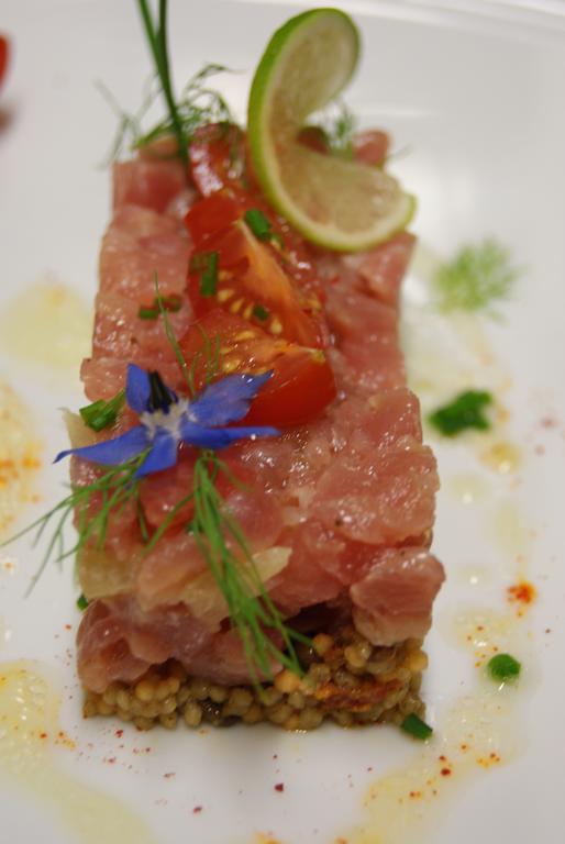 Logis Hotel Restaurant Des Voyageurs Tarnac Bagian luar foto