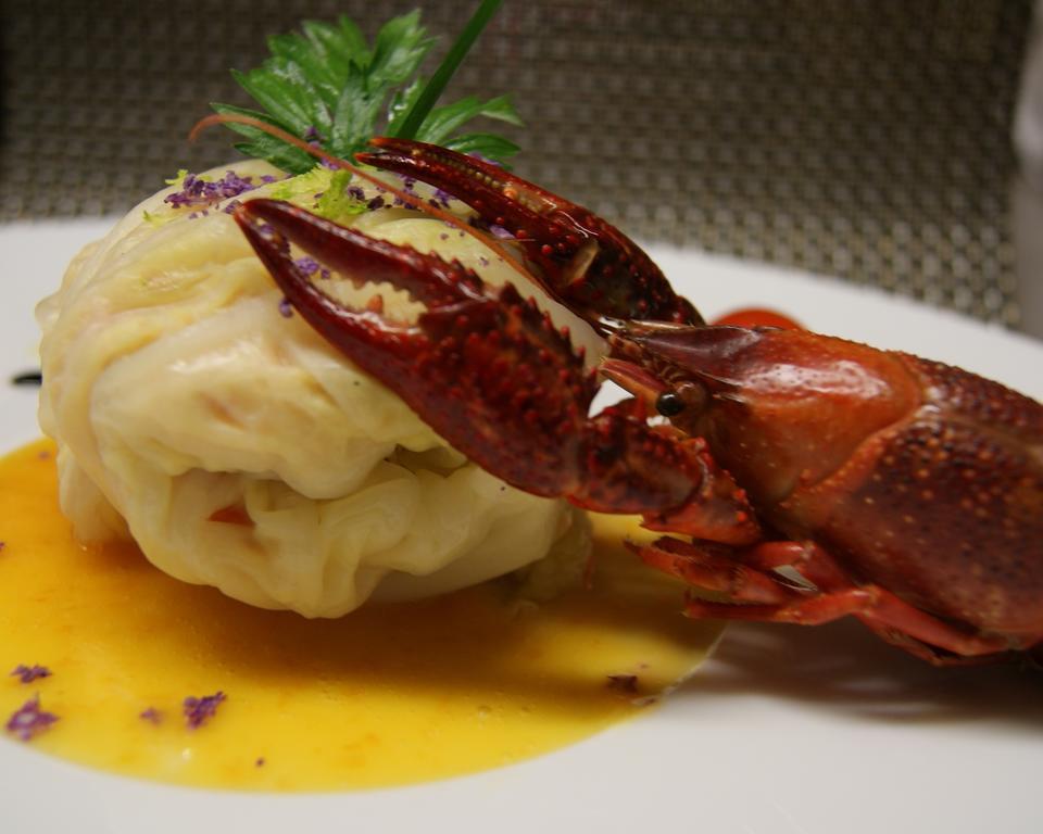 Logis Hotel Restaurant Des Voyageurs Tarnac Bagian luar foto
